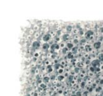 CustomBone Service™ — detaliu al porozității interconectate a hidroxiapatitei, care favorizează osteointegrarea (material Finceramica)