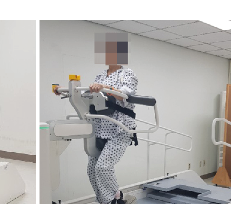 Morning Walk® — pacient în timpul reantrenării robotice a mersului, susținut de șa (material Curexo)